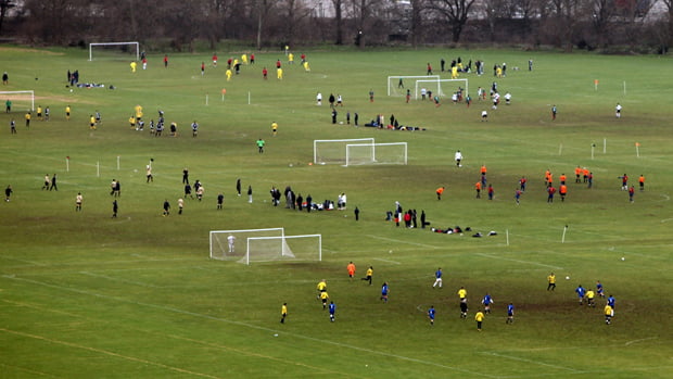 grassroots-football-in-the-uk-why-is-it-in-decline-challenge-trophies